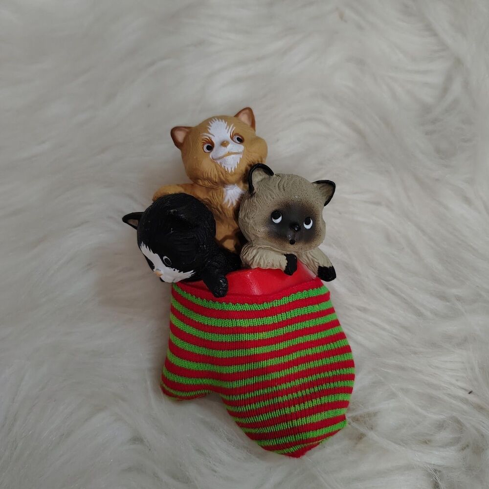 VTG 1984 Hallmark Keepsake Ornament "Three Kittens In A Mitten"